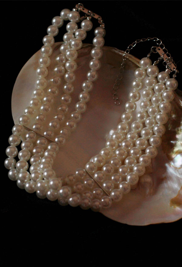 White Beads Cluster Jewelry in Retro Elegant style Imitation Pearl Choker  for Wedding Parties