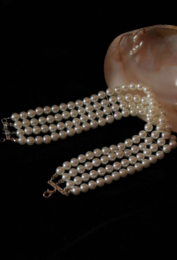 White Beads Cluster Jewelry in Retro Elegant style Imitation Pearl Choker  for Wedding Parties
