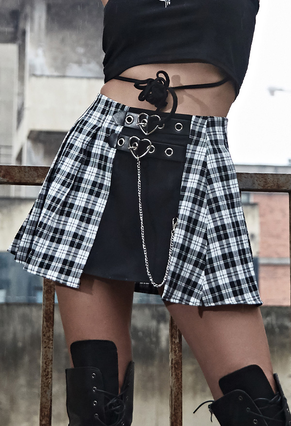 Egirl Spliced Plaid Skirt With Heart Shape Buckle And Chain Mall Goth Black And White A Line Bottom