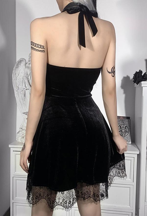 Gothic Vintage Date Wear Halter Dress Elegant Style Black Velvet Breast Cross Decoration Hollow Lace Hem Cocktail A-line Dress