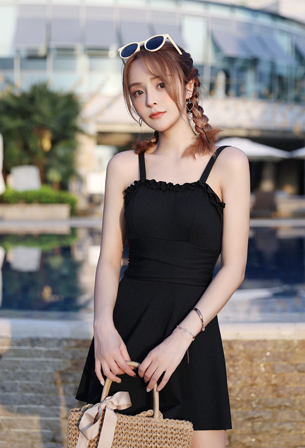 Summer Reign Devil Gothic Swimsuit Black Back Wing Decorated Sleeveless One-Piece Swimsuit Dress
